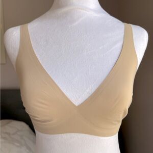 NWT SKIMS Naked Plunge Bralette in Sand Size M